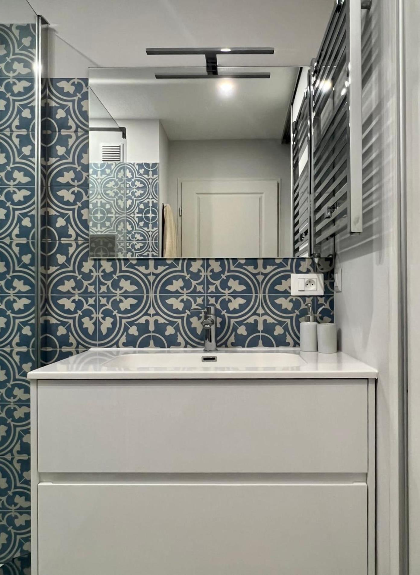 Risso - One Bedroom With Pool, Newly Renovated In Spring 2024 니스 외부 사진